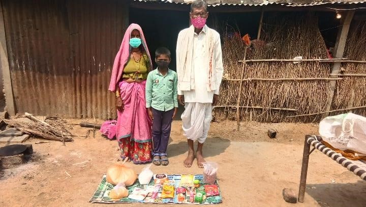 Maharashtra Student Aakash Shares “Hope Rations” With His Grandparents
